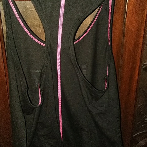 *Tank top size large - Picture 4 of 5